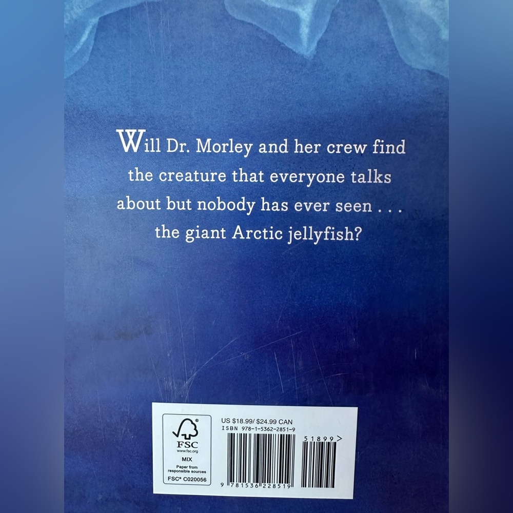 The Search for the Giant Arctic Jellyfish Book - Chloe Savage - Picture 4 of 9